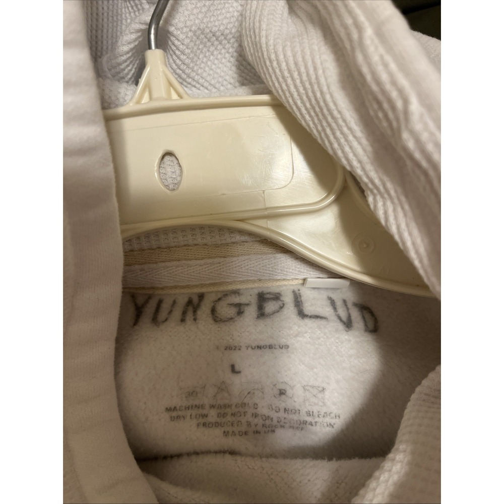 Yungblood Be Happy Face White Pullover  Cozy Hoodie Loungewear Punk  Size Large - Picture 8 of 10